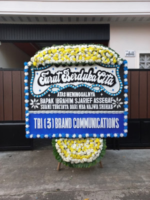 Papan Bunga Duka di Tinggar